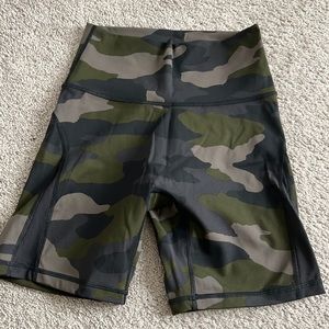 Aerie camo biker shorts